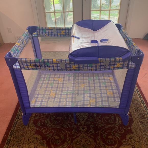 Graco Other Graco Pack And Play With Removable Changing Table